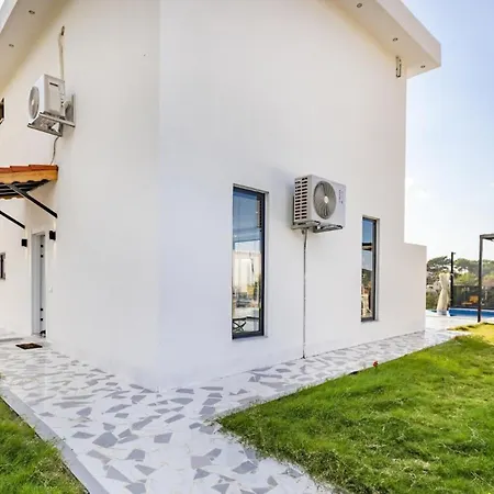Akbel 2 Bedroom 8199 فيلة *